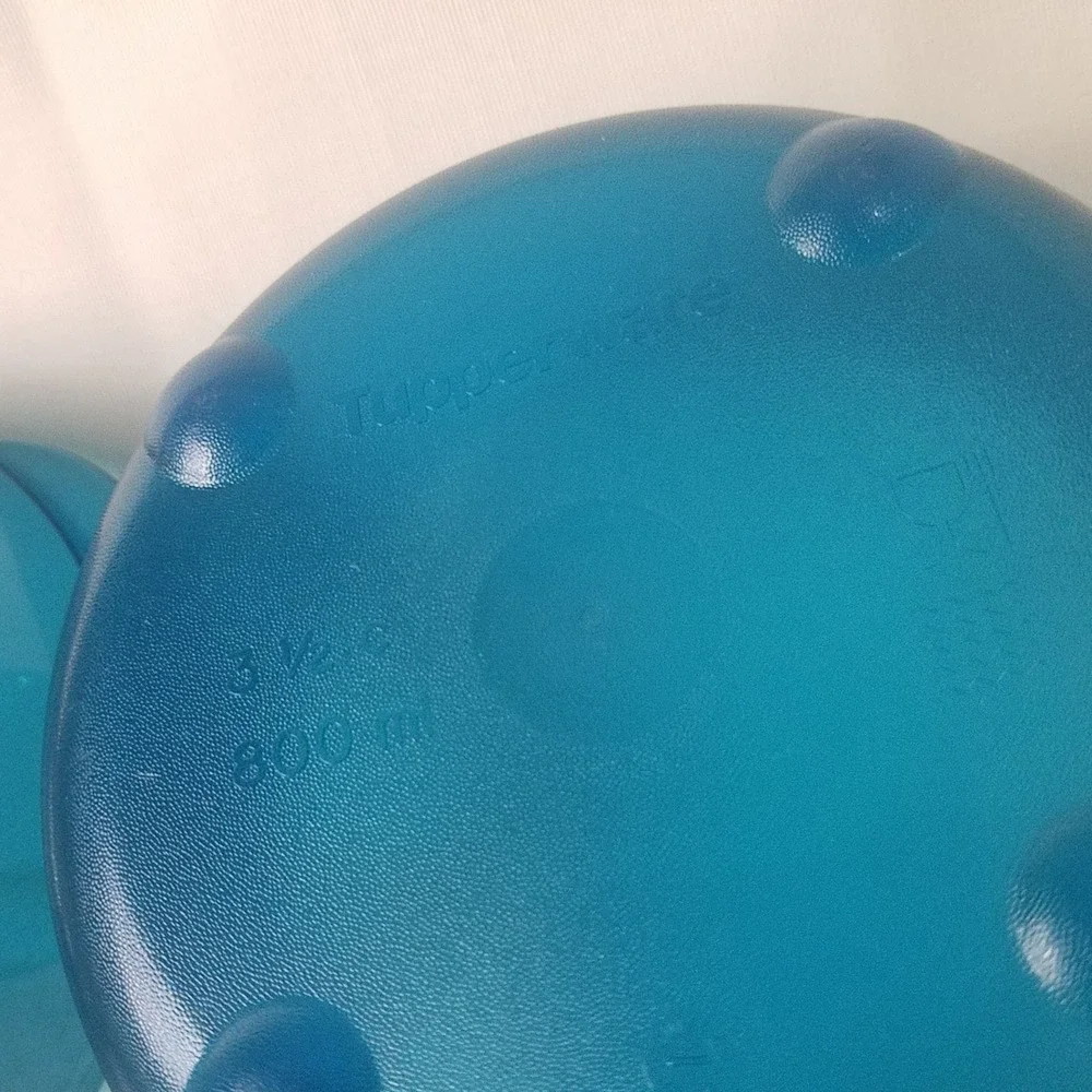 Tupperware Vent N Serve Round Container 2.5 & 3.5 Cups‎ Peacock Microwave set